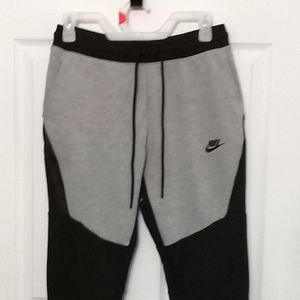 Nike's jogging pants